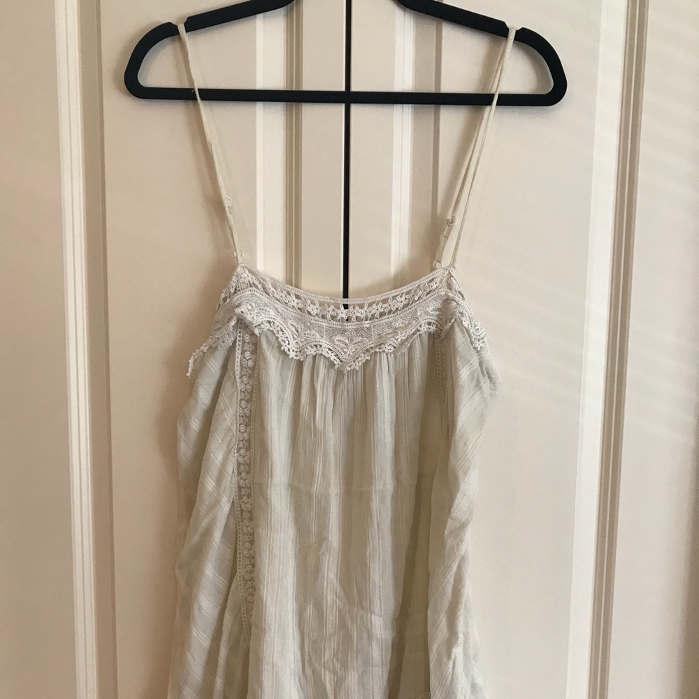 Large Cream Top - Picture 2 of 3